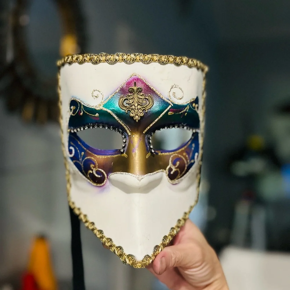Elegant & Mysterious Multicolor Masquerade Face Mask. Nwot